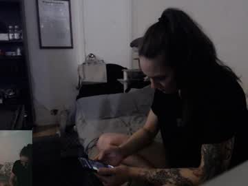 Badgirluget Chaturbate stream image from June 24, 2025