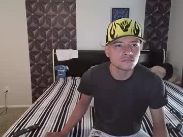 Azell19 Chaturbate stream image from June 24, 2025