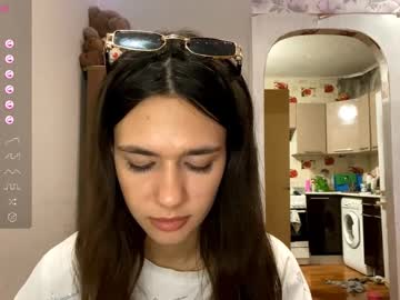 Gladysbanbury Chaturbate stream image from June 24, 2025