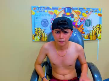Damibright Chaturbate stream image from June 24, 2025