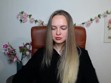Khaleesimoon Chaturbate stream image from June 24, 2025