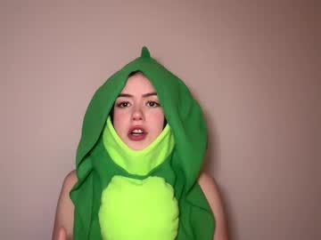 Littlesugarpea Chaturbate stream image from June 24, 2025