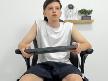 Maxx_Rogers Chaturbate stream image from June 24, 2025