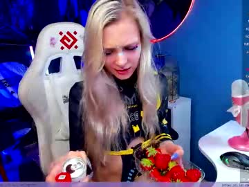 Frida_Fortune Chaturbate stream image from June 25, 2025