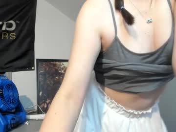 Hi_Cut_Cutie Chaturbate stream image from June 25, 2025