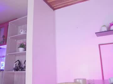 Honey_Fox01 Chaturbate stream image from June 25, 2025