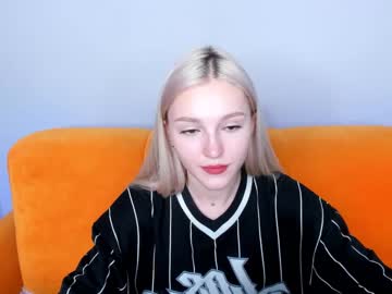 Alicemonro Chaturbate stream image from June 25, 2025