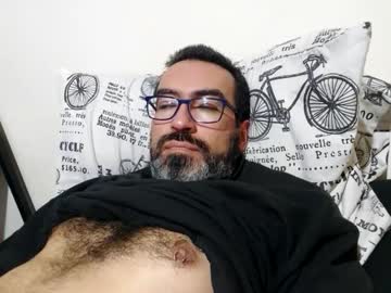 Luis2988z Chaturbate stream image from June 25, 2025