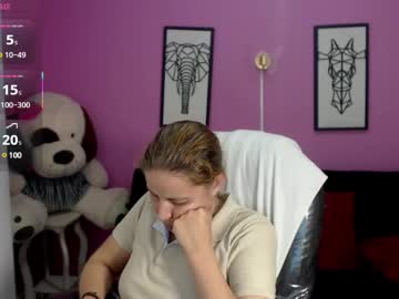 Karlye_Hot Chaturbate stream image from June 25, 2025