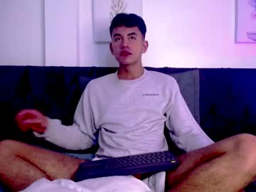 Hannielvega Chaturbate stream image from June 25, 2025