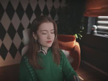 Ynnenbrynn Chaturbate stream image from June 25, 2025