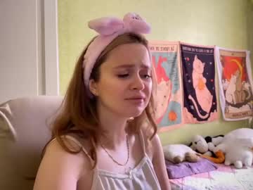 Fairyilona Chaturbate stream image from June 25, 2025