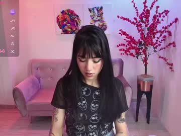 Leia_Queens Chaturbate stream image from June 25, 2025