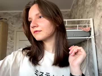 Foxie_Flare_Twinkle_Yay Chaturbate stream image from June 25, 2025
