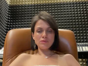 Naya_Luxure Chaturbate stream image from June 25, 2025