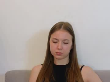 Nicolecollard Chaturbate stream image from June 25, 2025