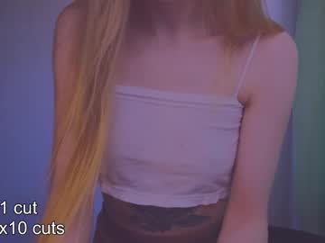 Flowers_For_Chloe Chaturbate stream image from June 25, 2025