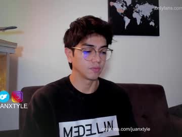 Juancamroom Chaturbate stream image from June 25, 2025