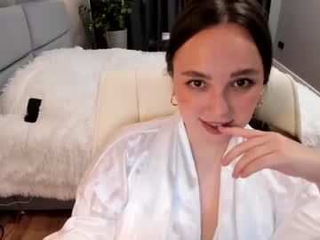 Angrykate Chaturbate stream image from June 25, 2025