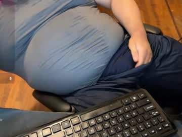 Beardudeguy Chaturbate stream image from June 25, 2025