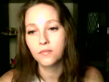 Lunafeather Chaturbate stream image from June 25, 2025