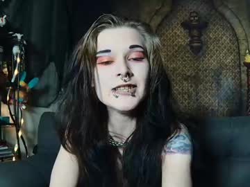 Seraphinmunster Chaturbate stream image from June 25, 2025