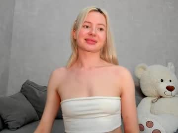 Lilly_Lllll Chaturbate stream image from June 25, 2025