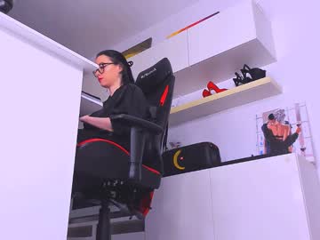 Meganstones Chaturbate stream image from June 25, 2025