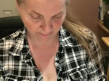 Chealsiek Chaturbate stream image from June 25, 2025
