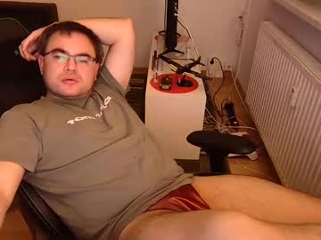 Latexboy893 Chaturbate stream image from June 25, 2025