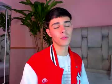 Angelo_Foxxx Chaturbate stream image from June 25, 2025