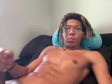 Pornyewest Chaturbate stream image from June 25, 2025