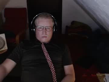 Pussylovercb Chaturbate stream image from June 25, 2025