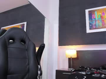 Violetlux Chaturbate stream image from June 25, 2025
