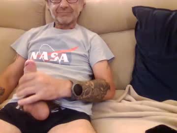 Carpati398933 Chaturbate stream image from June 25, 2025