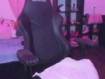 Livi_Doll Chaturbate stream image from June 26, 2025