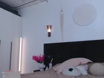 Lunaticabae Chaturbate stream image from June 26, 2025