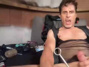 Yronic Chaturbate stream image from June 26, 2025