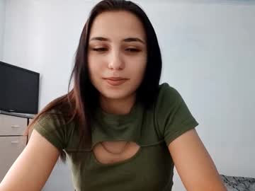 Taytearnet Chaturbate stream image from June 26, 2025