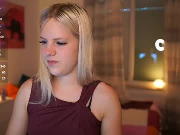 Merrilyn__18 Chaturbate stream image from June 26, 2025