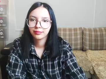 Sunnybelllla Chaturbate stream image from June 26, 2025
