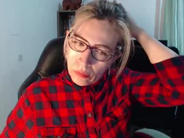 Mature_Hott1 Chaturbate stream image from June 26, 2025