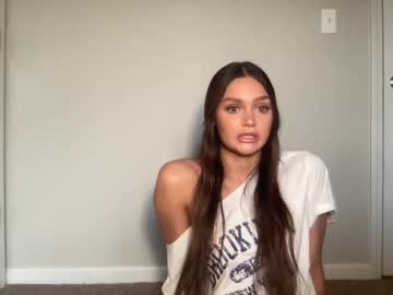 Alanaaheart stream image from June 26, 2025
