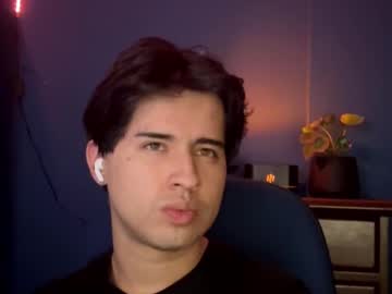 Fanshubbb Chaturbate stream image from June 27, 2025