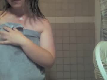 Junebug2002 Chaturbate stream image from June 27, 2025