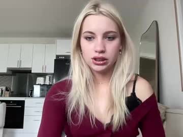 Daisydazey Chaturbate stream image from June 27, 2025