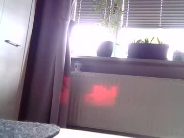 Smalldickpoland Chaturbate stream image from June 27, 2025