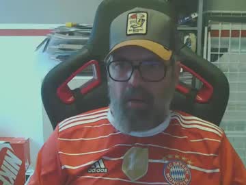 Womenizzeer Chaturbate stream image from June 27, 2025