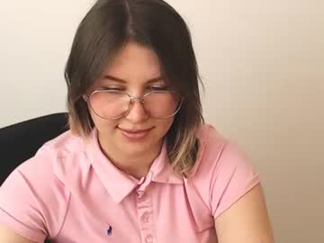 Lunvia Chaturbate stream image from June 27, 2025