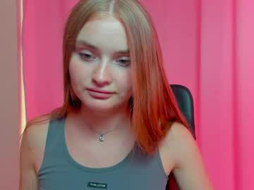 Lukeriamoon Chaturbate stream image from June 27, 2025